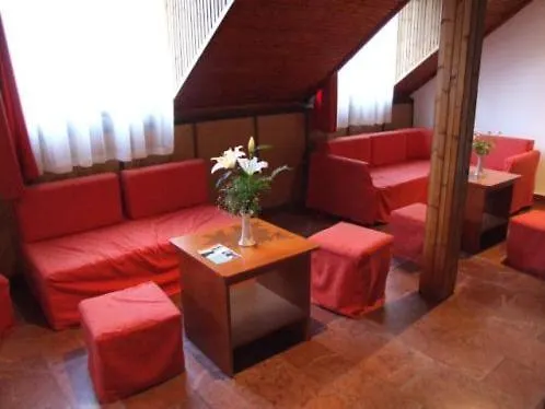 Vadregeny Panzio Couette-café *